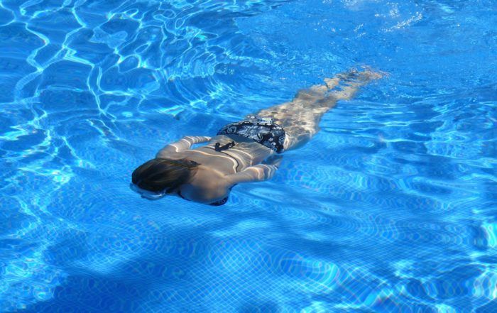 chica-pisci
